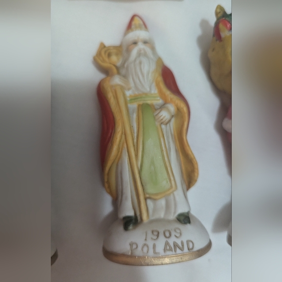 Heilig Meyer Christmas Santas from Around the World Collectable Edition Set of 5 - Picture 7 of 13